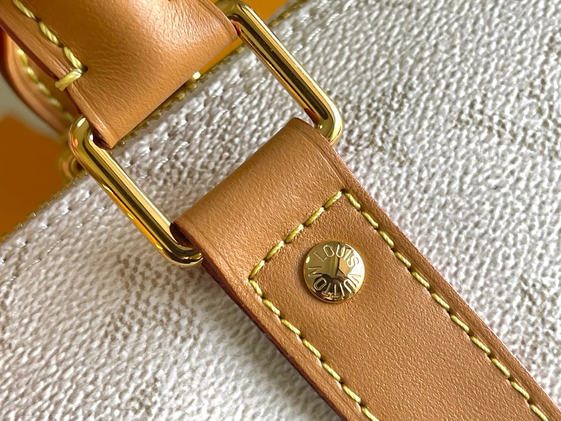All Categories 💚 Authentic Grade Bags 💚 LV 2026 New LV Top Replica Crossbody Shoulder Bag