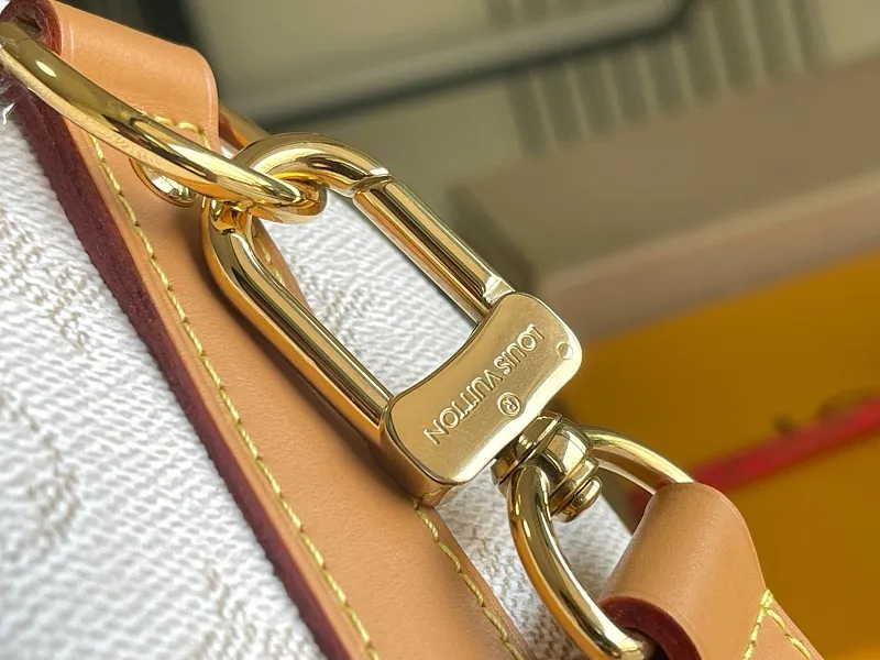 All Categories 💚 Authentic Grade Bags 💚 LV 2026 New LV Top Replica Crossbody Shoulder Bag
