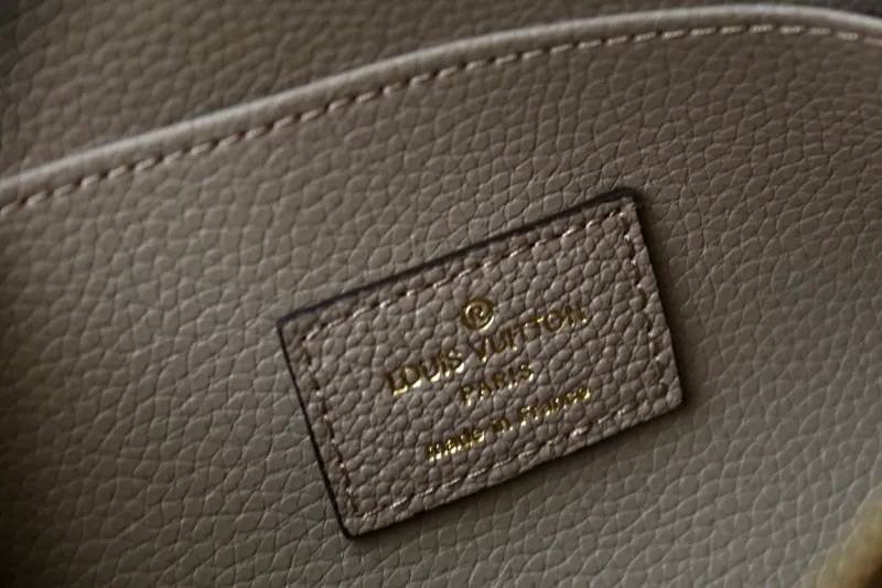All Categories Official Website "Brand Women's Bags" Women's Bags 💙 LV 2024 New LV Cosmetic Bag