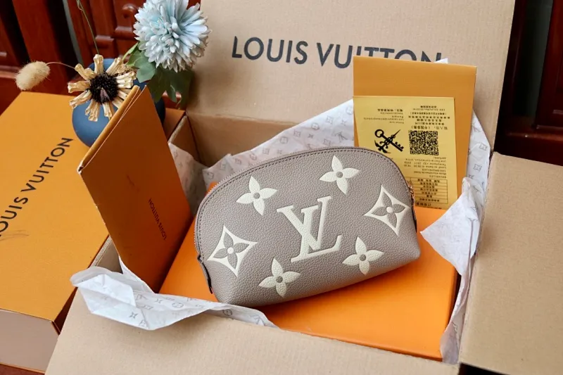 All Categories Official Website "Brand Women's Bags" Women's Bags 💙 LV 2024 New LV Cosmetic Bag