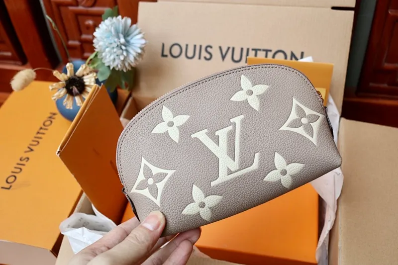 All Categories Official Website "Brand Women's Bags" Women's Bags 💙 LV 2024 New LV Cosmetic Bag