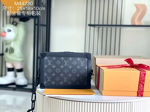 All categories 💚 Authentic bags 💚 LV 2026 new LV top replica clutch bag