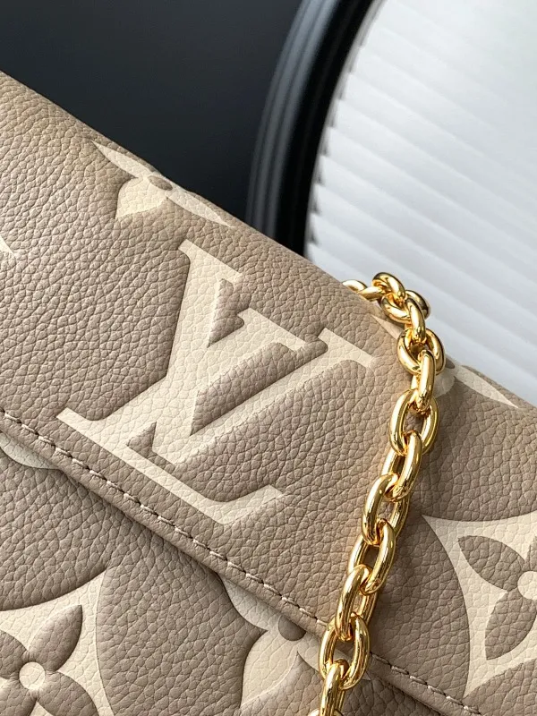 All Categories Official Website "Brand Women's Bags" Women's Bags 💙 LV 2024 New LV Crossbody Bag