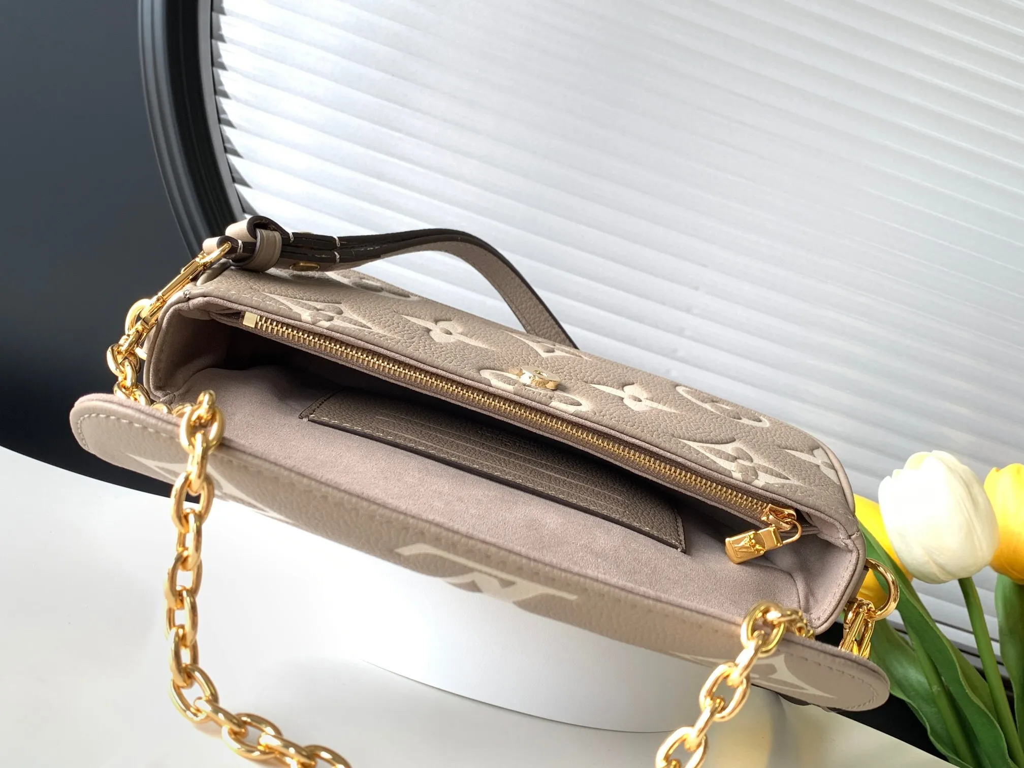 All Categories Official Website "Brand Women's Bags" Women's Bags 💙 LV 2024 New LV Crossbody Bag
