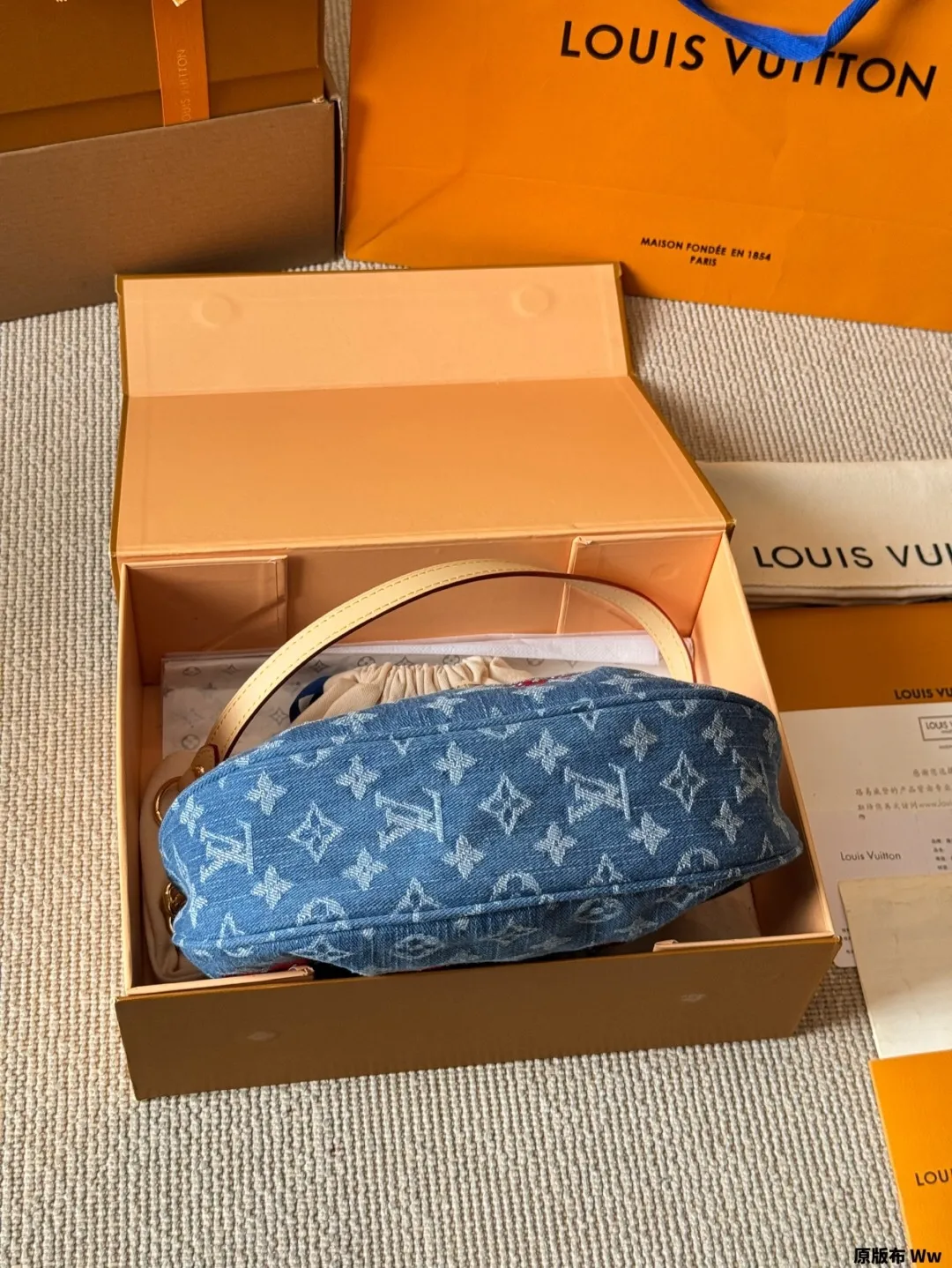 All categories Official website "Brand Women's Bags" Women's Bags 💙 LV 2025 new LV armpit bag