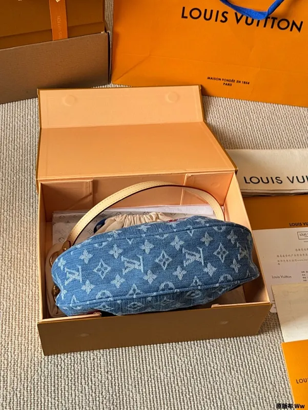 All categories Official website "Brand Women's Bags" Women's Bags 💙 LV 2025 new LV armpit bag