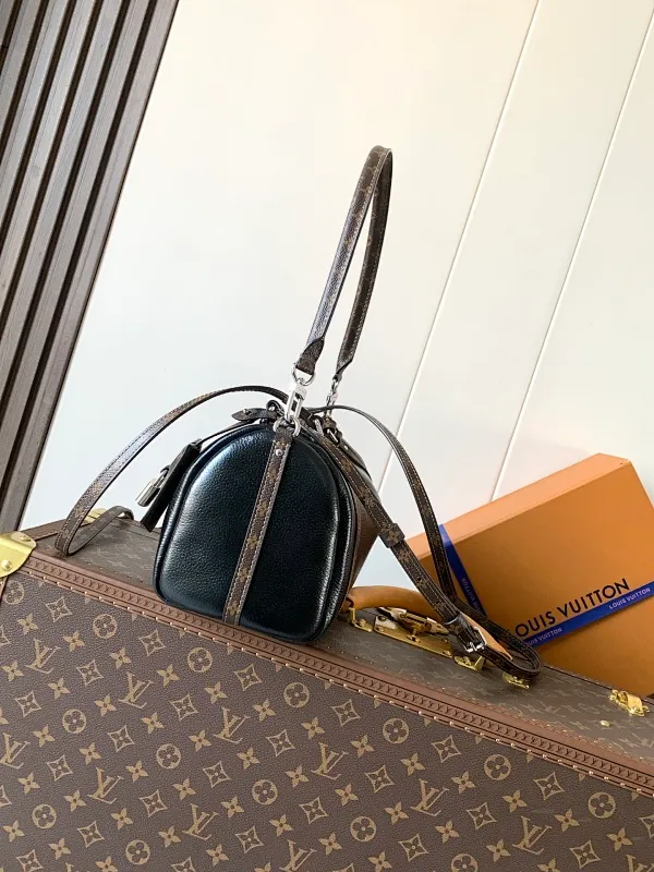 All Categories Official Website "Brand Women's Bags" Women's Bags 💙 LV 2026 New LV Underarm Bag