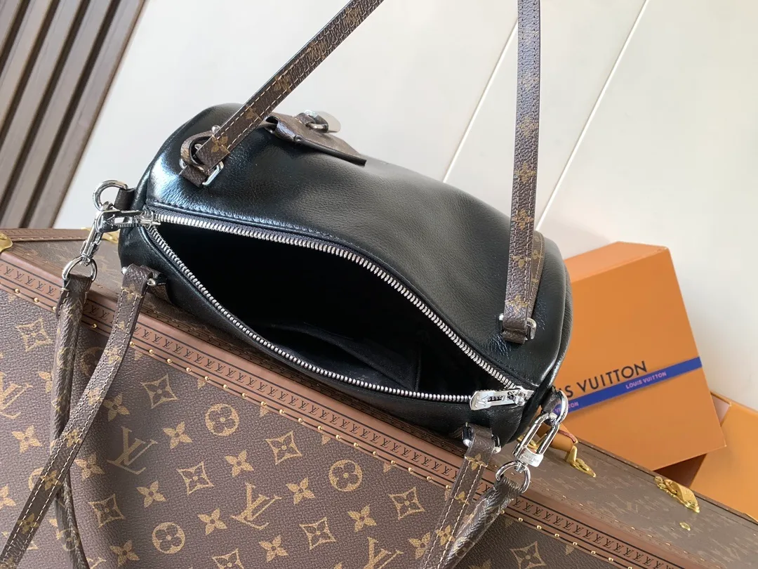All Categories Official Website "Brand Women's Bags" Women's Bags 💙 LV 2026 New LV Underarm Bag