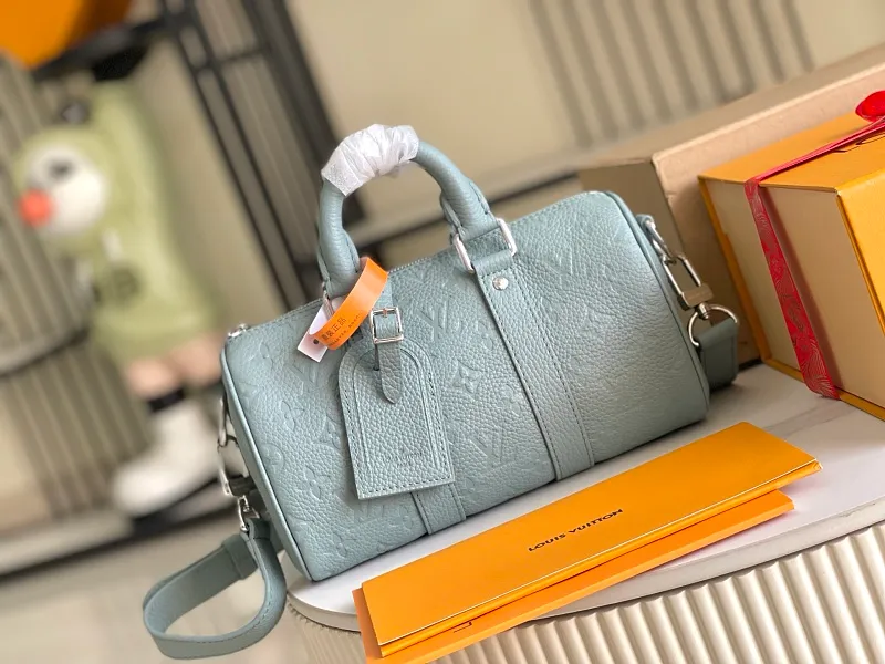 All Categories 💚 Authentic Grade Bags 💚 LV 2026 New LV Top Replica Crossbody Shoulder Bag