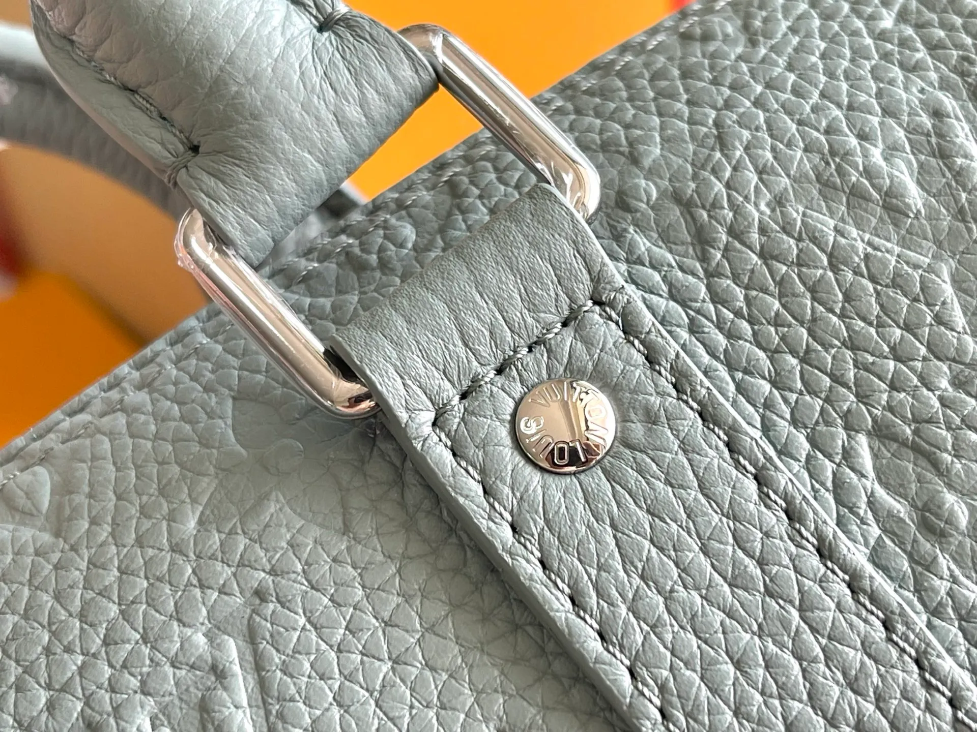 All Categories 💚 Authentic Grade Bags 💚 LV 2026 New LV Top Replica Crossbody Shoulder Bag