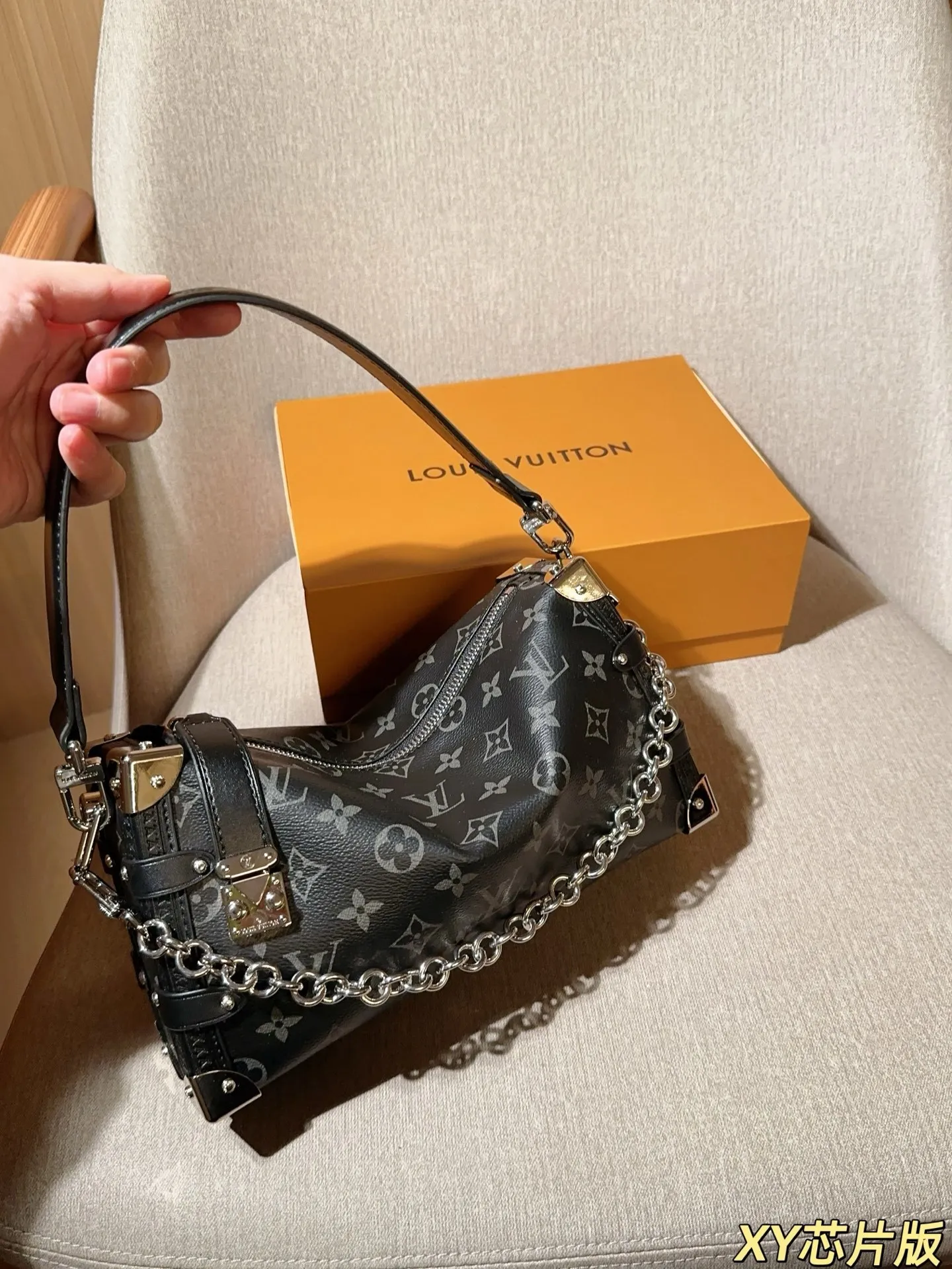 All categories Official website "Brand Women's Bags" Women's Bags 💙 LV 2025 new LV armpit bag