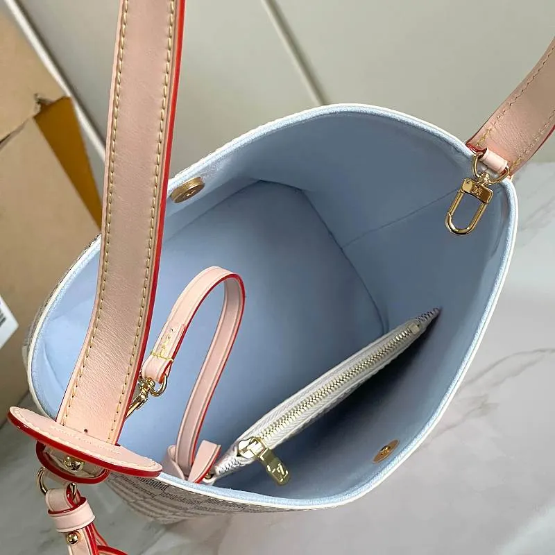 All Categories Official Website "Brand Women's Bags" Women's Bags 💙 LV LV 2026 New Crossbody Shoulder Bag