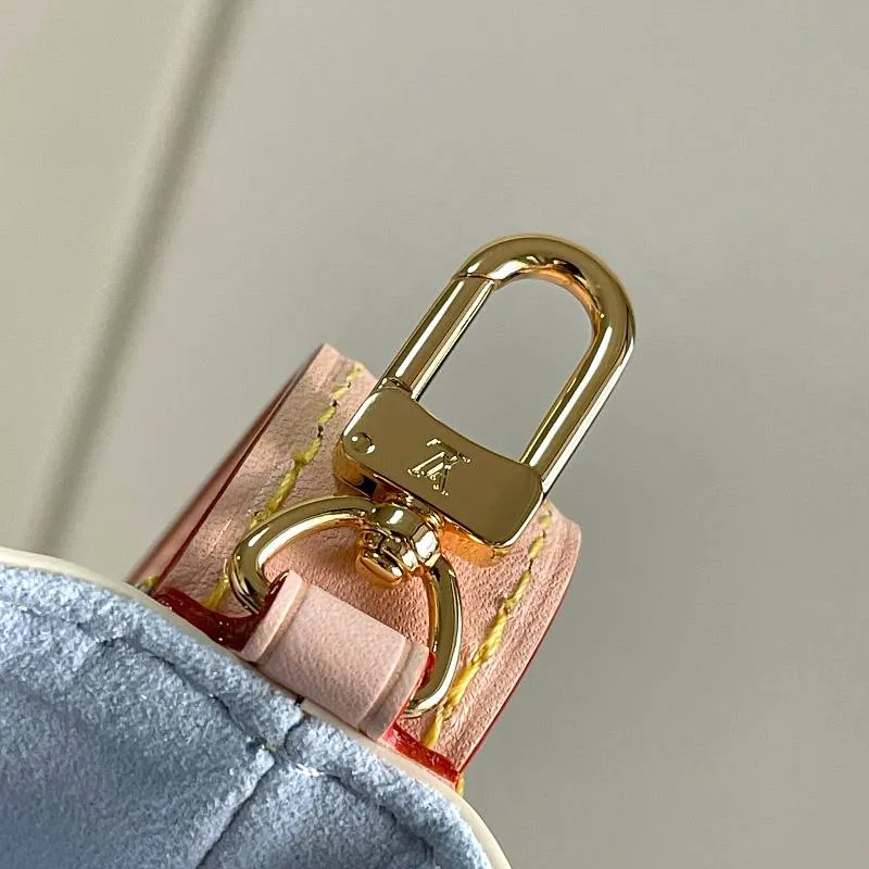 All Categories Official Website "Brand Women's Bags" Women's Bags 💙 LV LV 2026 New Crossbody Shoulder Bag