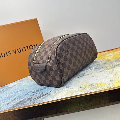 All categories Official website "Brand Women's Bags" Women's Bags 💙 LV 2025 new LV toiletry bag