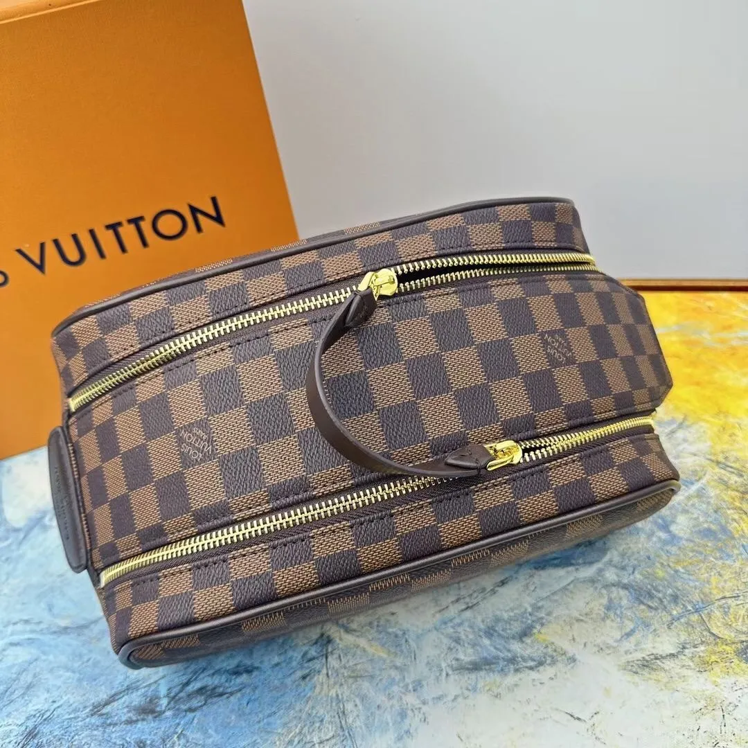 All categories Official website "Brand Women's Bags" Women's Bags 💙 LV 2025 new LV toiletry bag