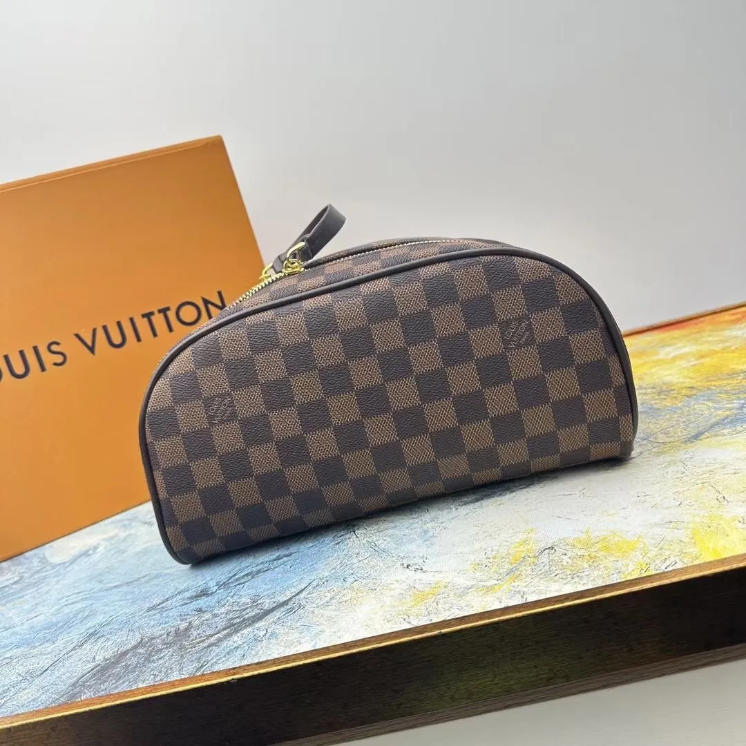 All categories Official website "Brand Women's Bags" Women's Bags 💙 LV 2025 new LV toiletry bag