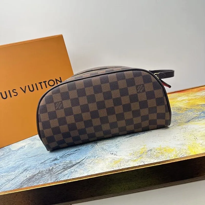 All categories Official website "Brand Women's Bags" Women's Bags 💙 LV 2025 new LV toiletry bag