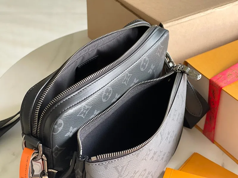 All Categories 💚 Authentic Grade Bags 💚 LV 2026 New LV Top Replica Crossbody Shoulder Bag