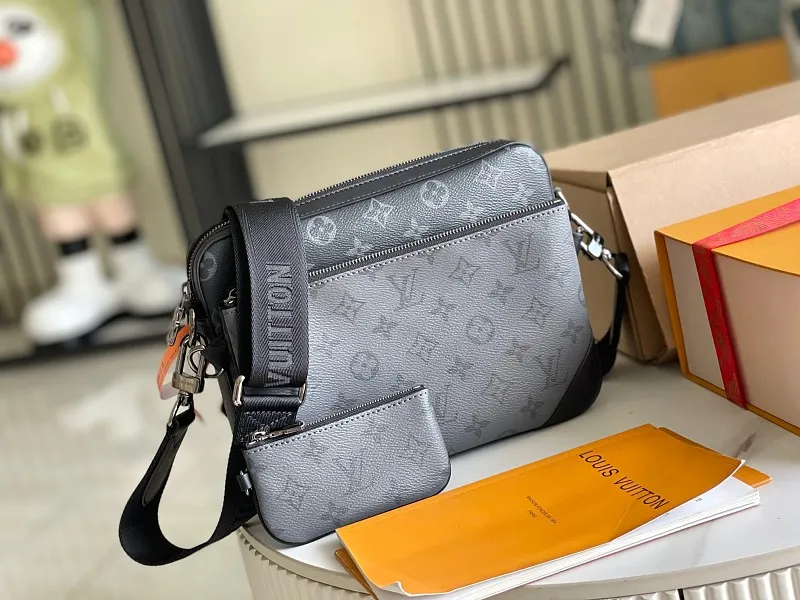 All Categories 💚 Authentic Grade Bags 💚 LV 2026 New LV Top Replica Crossbody Shoulder Bag