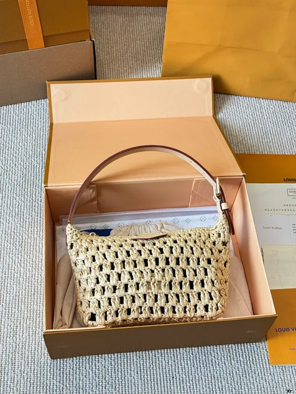 All categories Official website "Brand Women's Bags" Women's Bags 💙 LV 2025 new LV armpit bag