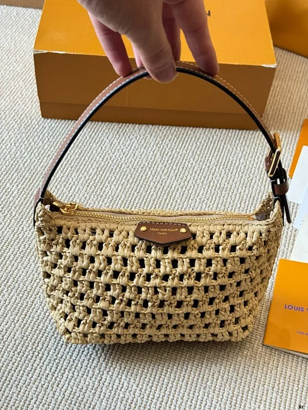 All categories Official website "Brand Women's Bags" Women's Bags 💙 LV 2025 new LV armpit bag