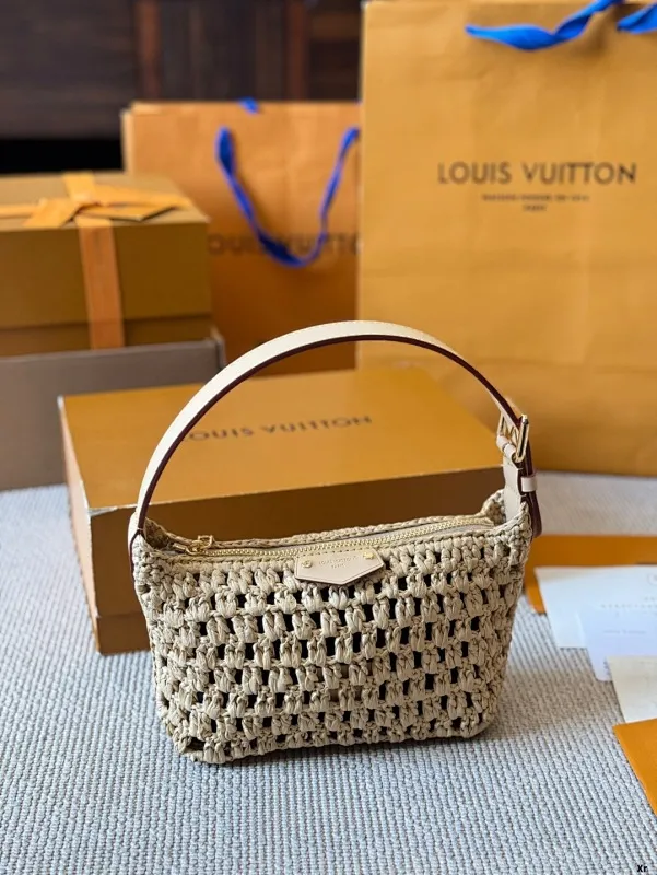 All categories Official website "Brand Women's Bags" Women's Bags 💙 LV 2025 new LV armpit bag