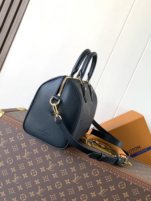 All categories Official website "Brand Women's Bags" Women's Bags 💙 LV 2026 new LV hand-held crossbody bag
