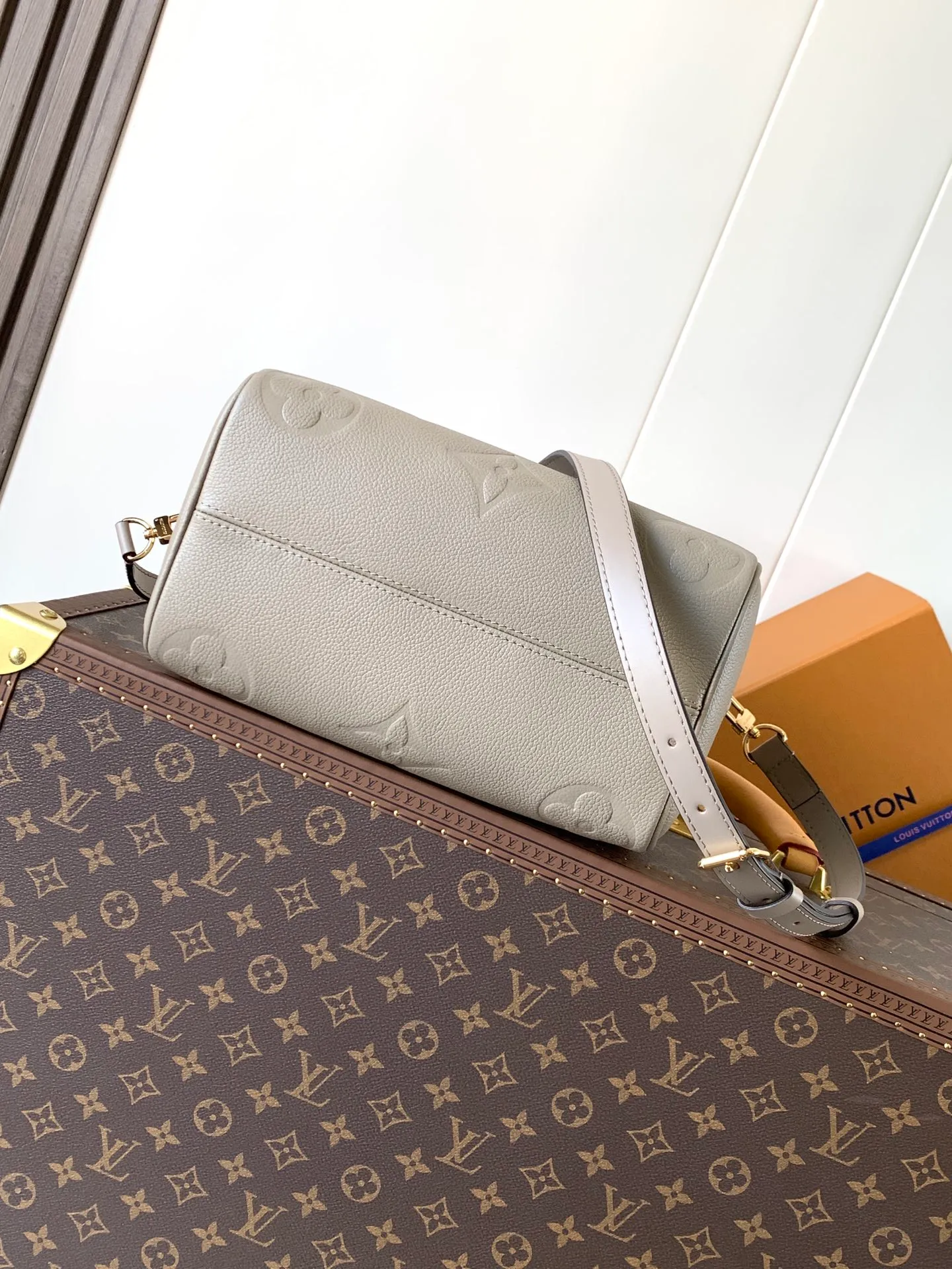 All categories Official website "Brand Women's Bags" Women's Bags 💙 LV 2026 new LV hand-held crossbody bag