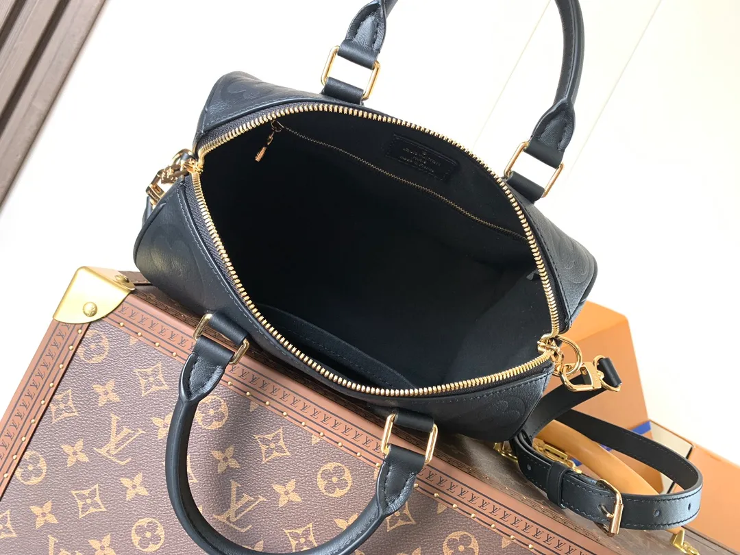 All categories Official website "Brand Women's Bags" Women's Bags 💙 LV 2026 new LV hand-held crossbody bag