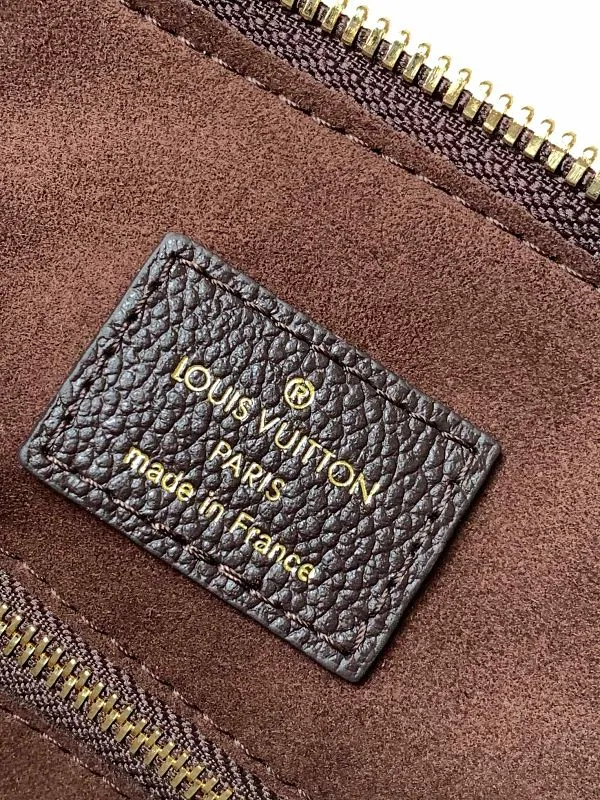All categories Official website "Brand Women's Bags" Women's Bags 💙 LV 2026 new LV hand-held crossbody bag