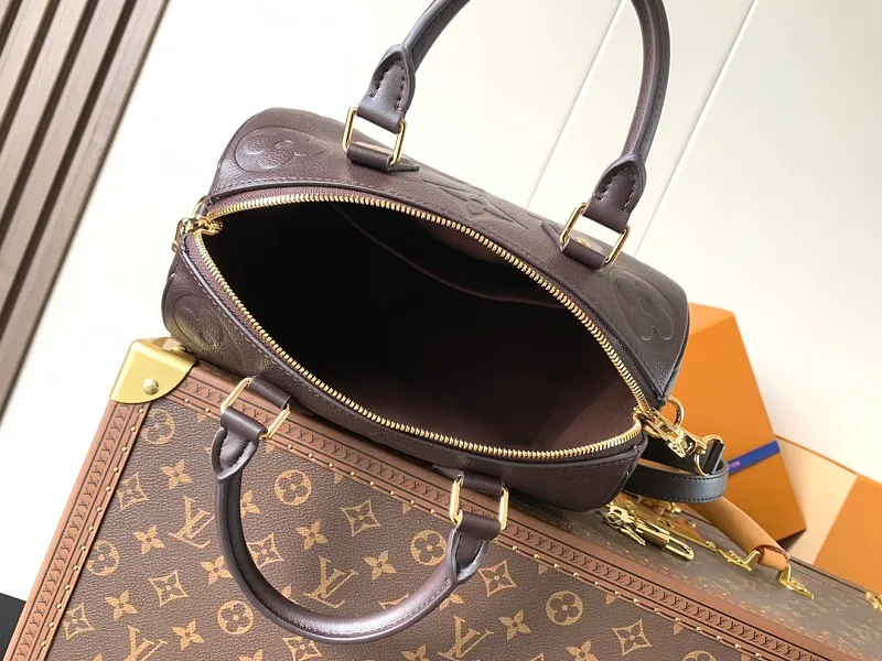 All categories Official website "Brand Women's Bags" Women's Bags 💙 LV 2026 new LV hand-held crossbody bag