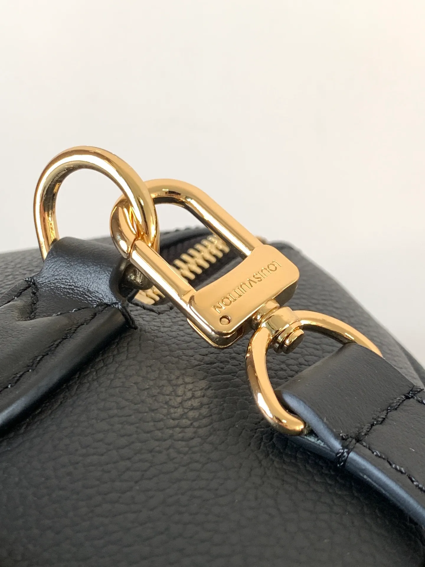 All categories Official website "Brand Women's Bags" Women's Bags 💙 LV 2026 new LV hand-held crossbody bag