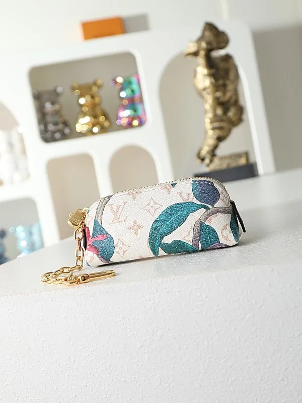 All Categories Official Website "Brand Women's Bags" Women's Bags 💙 LV 2026 New LV Cosmetic Bag