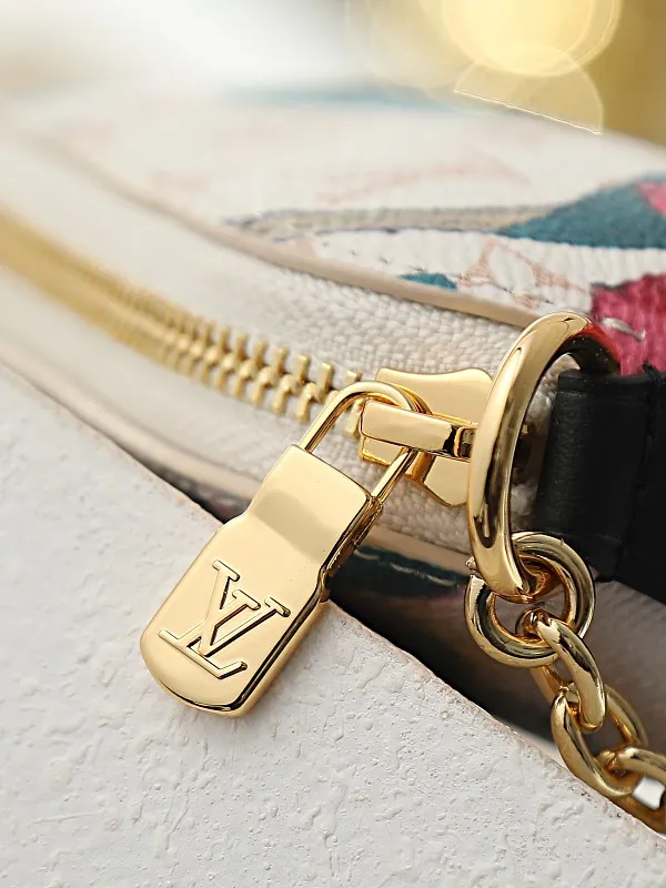 All Categories Official Website "Brand Women's Bags" Women's Bags 💙 LV 2026 New LV Cosmetic Bag