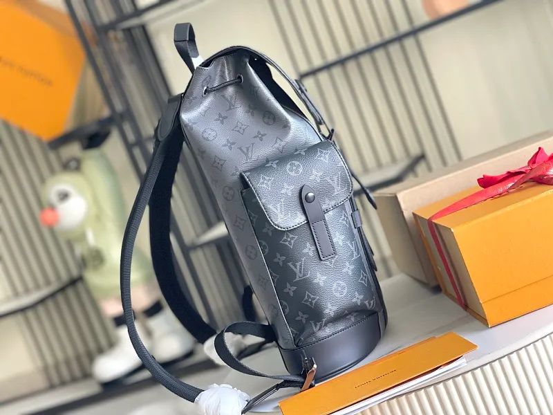 All Categories 💚 Authentic Grade Bags 💚 LV 2026 New LV Backpack Luxury Replica Large Capacity