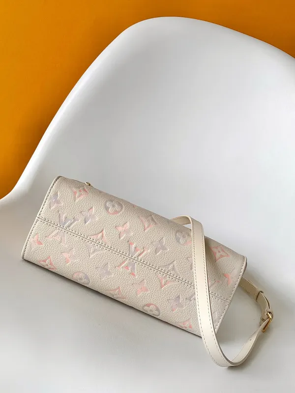 All categories Official website "Brand Women's Bags" Women's Bags 💙 LV 2026 new LV hand-held crossbody bag