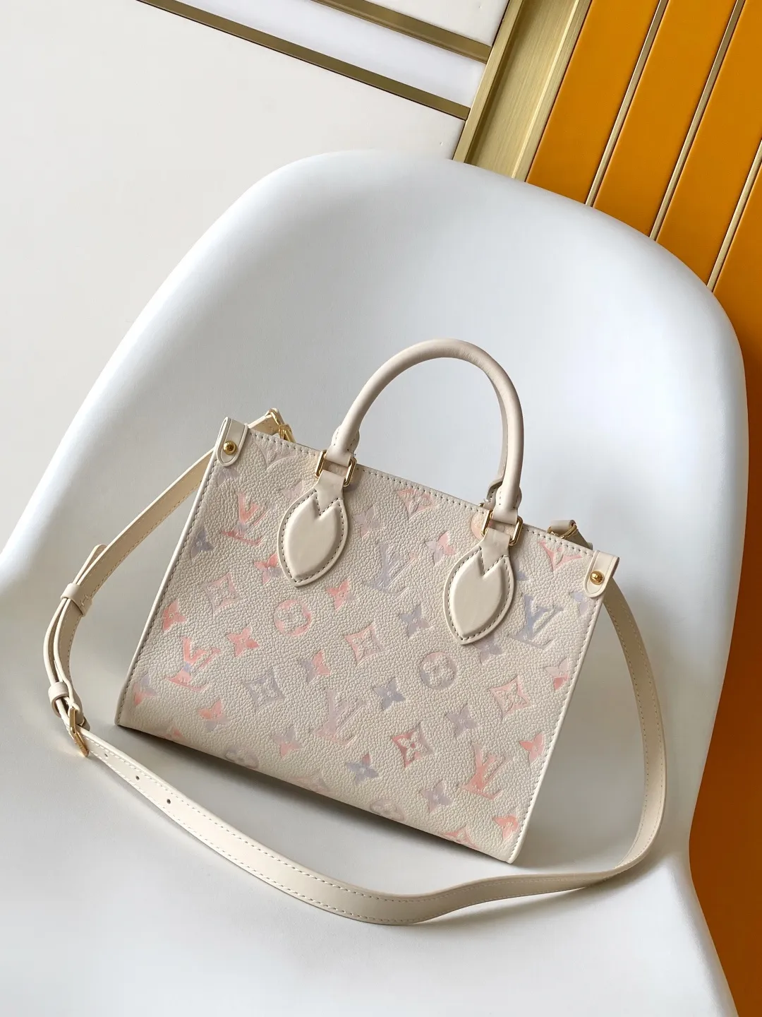 All categories Official website "Brand Women's Bags" Women's Bags 💙 LV 2026 new LV hand-held crossbody bag