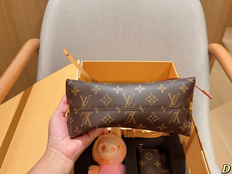 All Categories Official Website "Brand Women's Bags" Women's Bags 💙 LV 2025 New LV Crossbody Bag