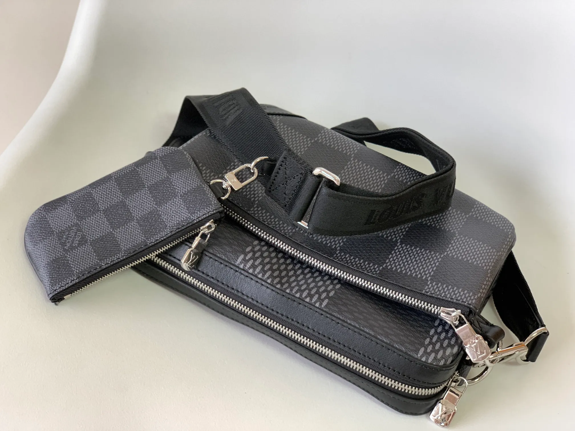 All Categories Official Website "Brand Women's Bags" Women's Bags 💙 LV 2026 New LV Crossbody Bag