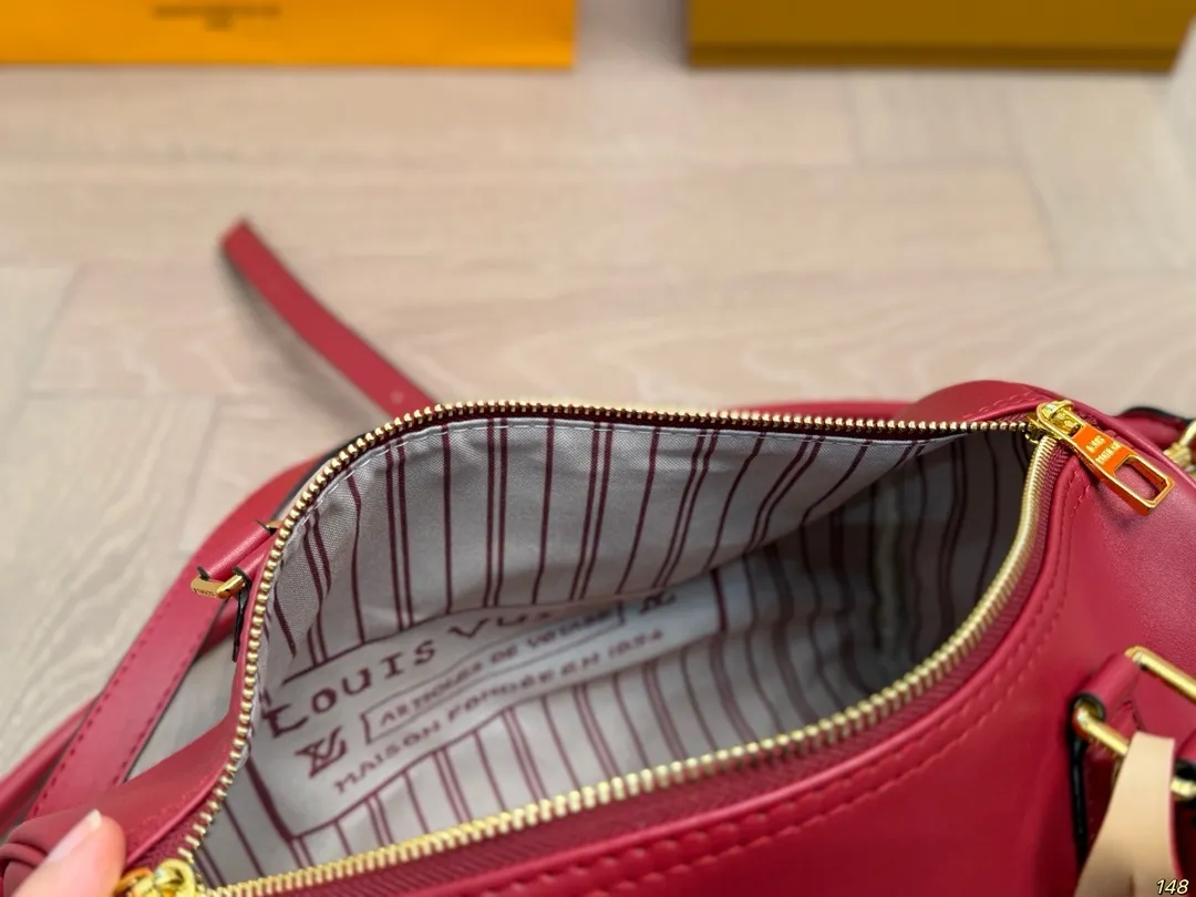 All Categories Official Website "Brand Women's Bags" Women's Bags 💙 LV 2025 New LV Crossbody Bag