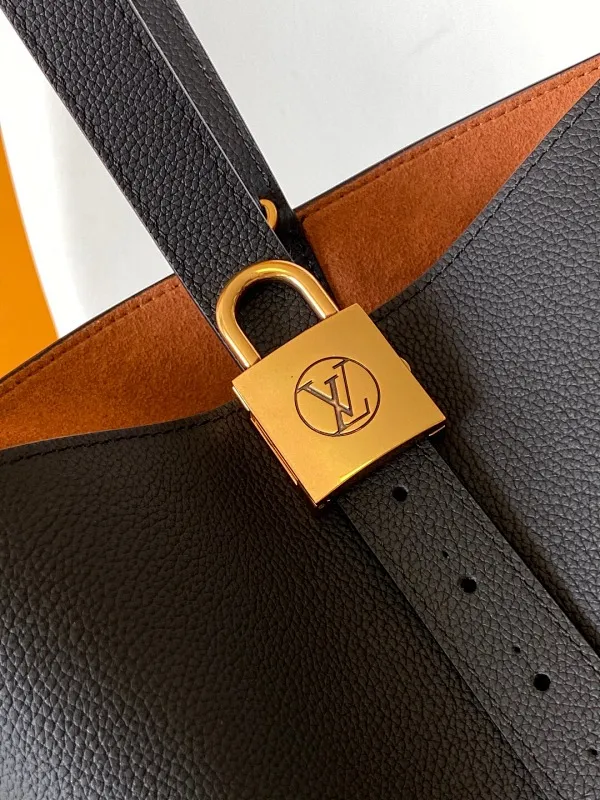 All Categories Official Website "Brand Women's Bags" Women's Bags 💙 LV 2025 New LV Crossbody Bag