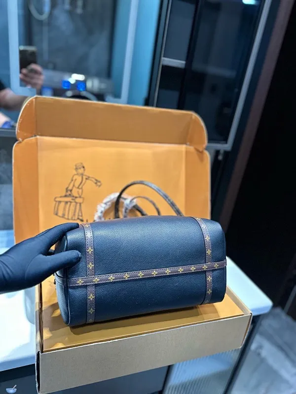 All Categories Official Website "Brand Women's Bags" Women's Bags 💙 LV 2025 New LV Crossbody Bag