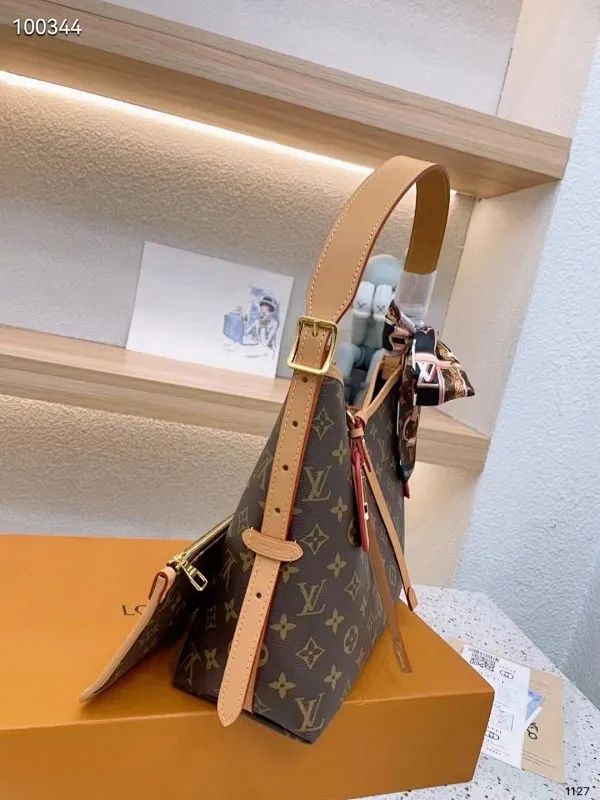 All categories Official website "Brand Women's Bags" Women's Bags 💙 LV fine imitation LV, high imitation LV bags, LV crossbody bags, 2023 official latest version LV retro crossbody bags, LV bag factory, recommended bags, size: 29-12-24CM