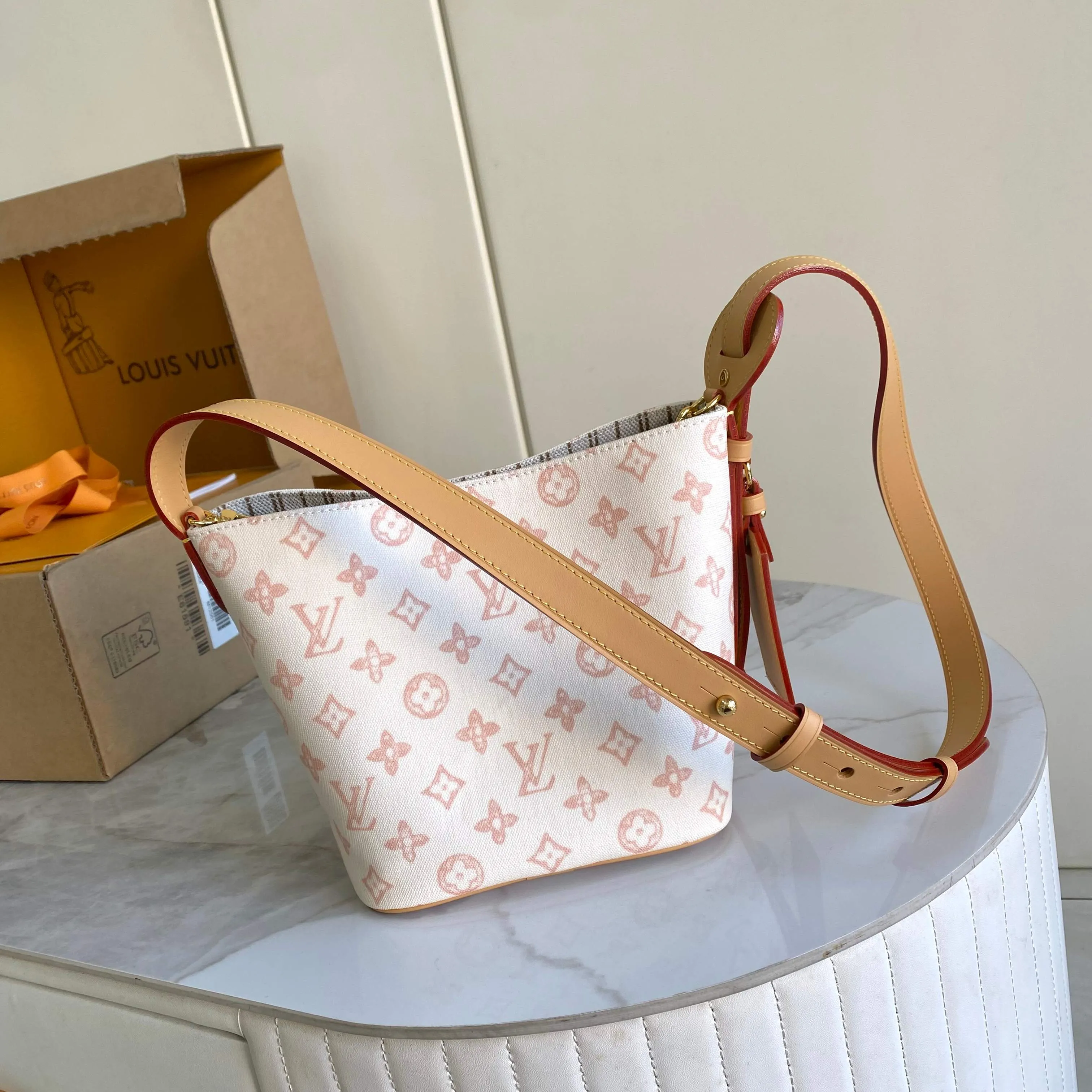 All Categories Official Website "Brand Women's Bags" Women's Bags 💙 LV LV 2026 New Crossbody Shoulder Bag