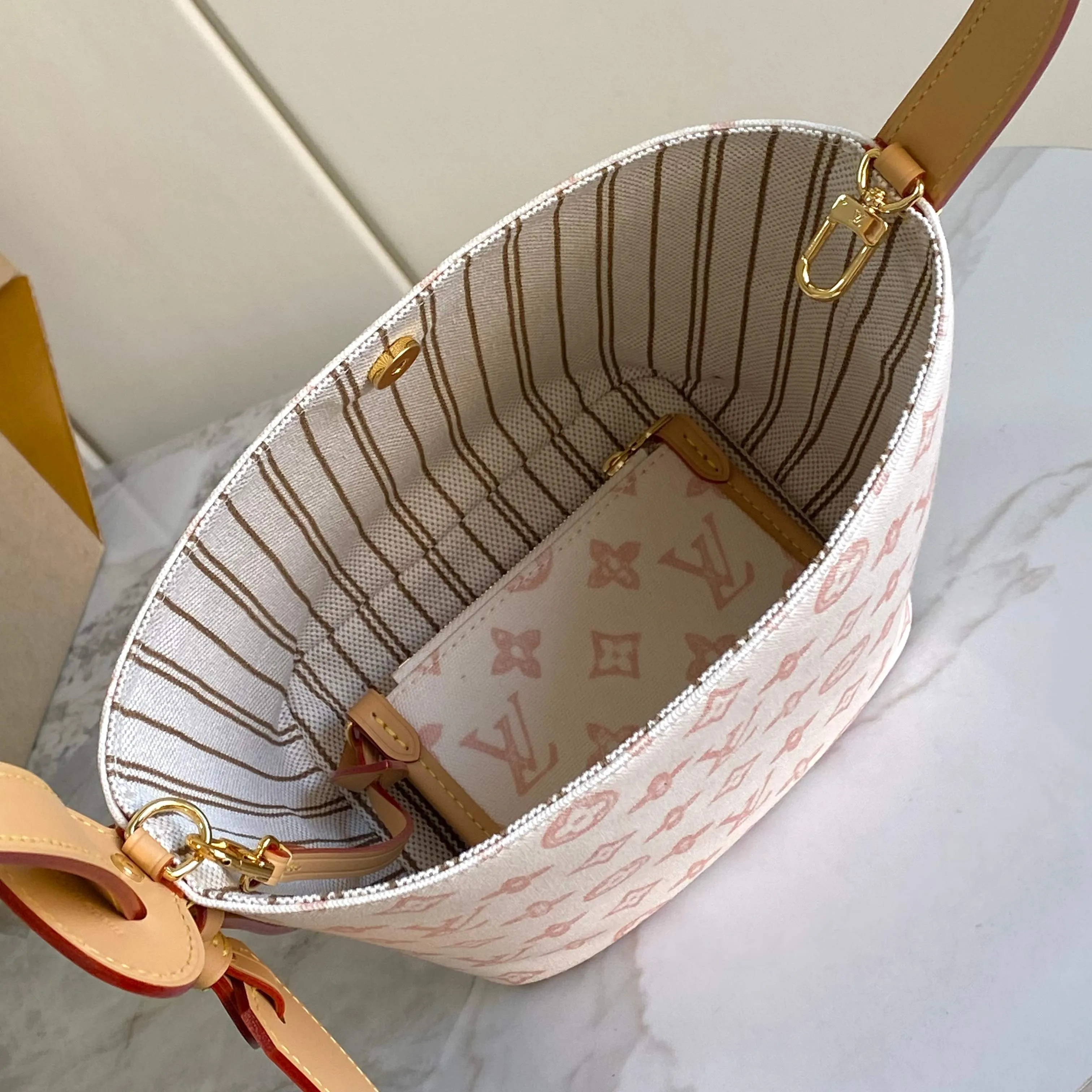 All Categories Official Website "Brand Women's Bags" Women's Bags 💙 LV LV 2026 New Crossbody Shoulder Bag