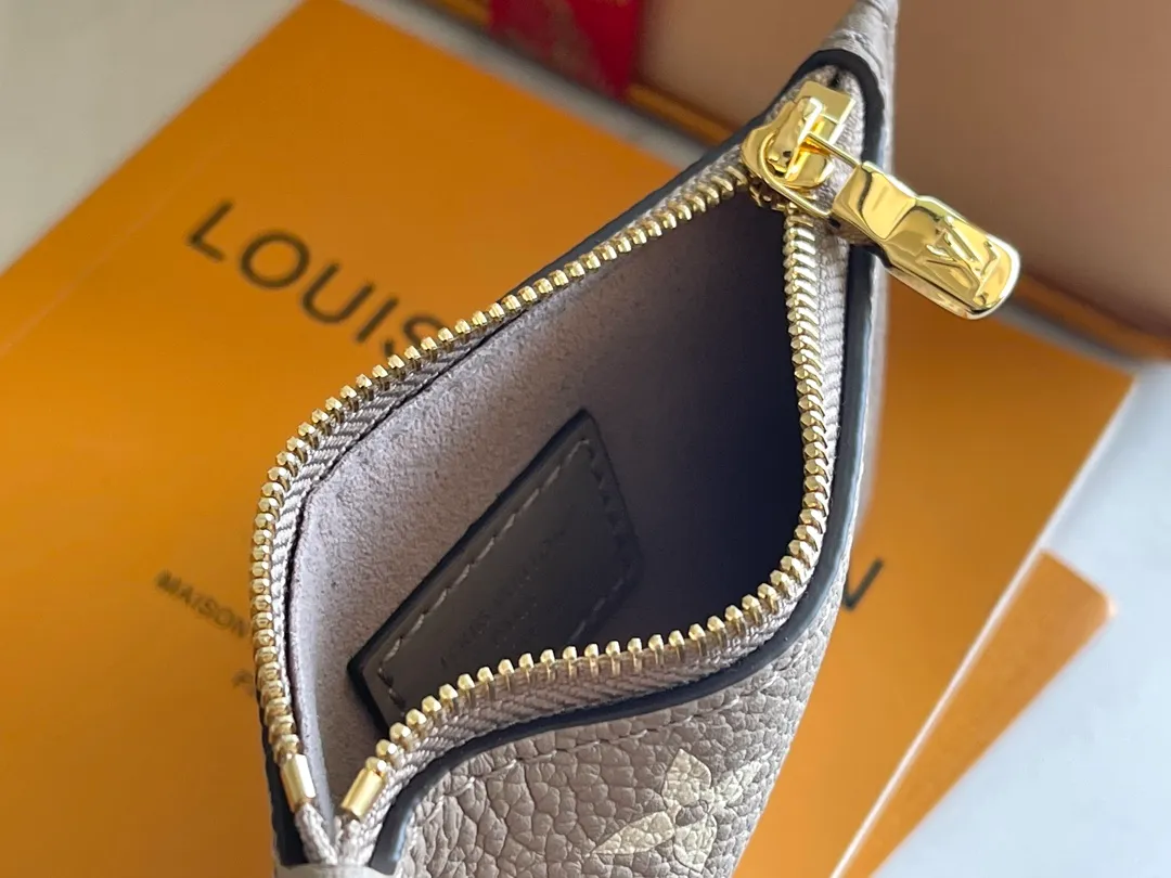 All Categories 💚 Authentic Grade Bags 💚 LV 2026 New LV Top Replica Crossbody Shoulder Bag