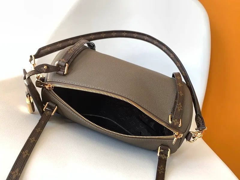 All Categories Official Website "Brand Women's Bags" Women's Bags 💙 LV 2026 New LV Crossbody Bag