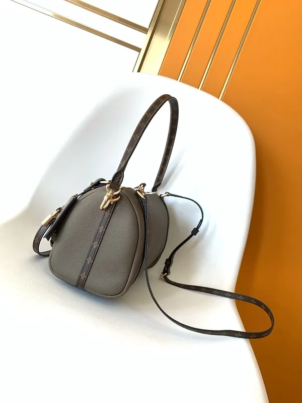 All Categories Official Website "Brand Women's Bags" Women's Bags 💙 LV 2026 New LV Crossbody Bag