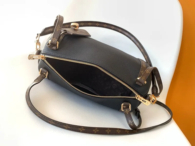 All Categories Official Website "Brand Women's Bags" Women's Bags 💙 LV 2026 New LV Crossbody Bag