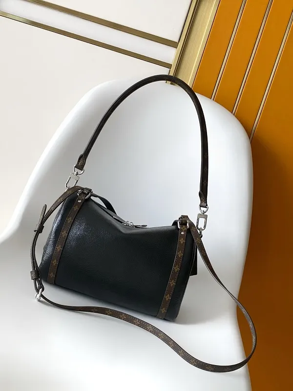 All Categories Official Website "Brand Women's Bags" Women's Bags 💙 LV 2026 New LV Crossbody Bag